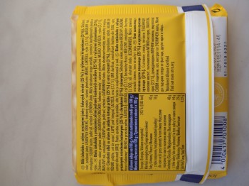 RITTER SPORT CZEK.100g BIAŁA Z CAŁYMI ORZE.LASK. [10]25%