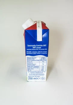 Łowicz.śmietanka 0,25L ŁOWICKA UHT 30%  [12]